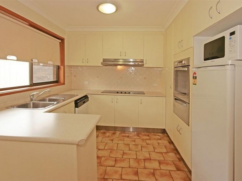 6/4 Eric Fanning Drive, Surf Beach NSW 2536