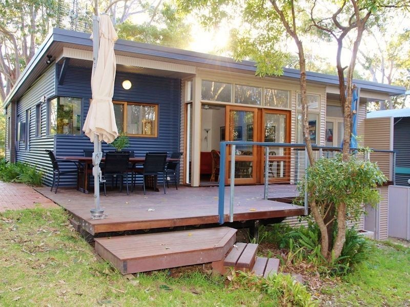 8 Paul Street, Rosedale NSW 2536