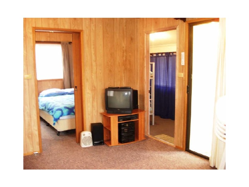 Van 60 Barlings Beach Caravan Park, Tomakin NSW 2537