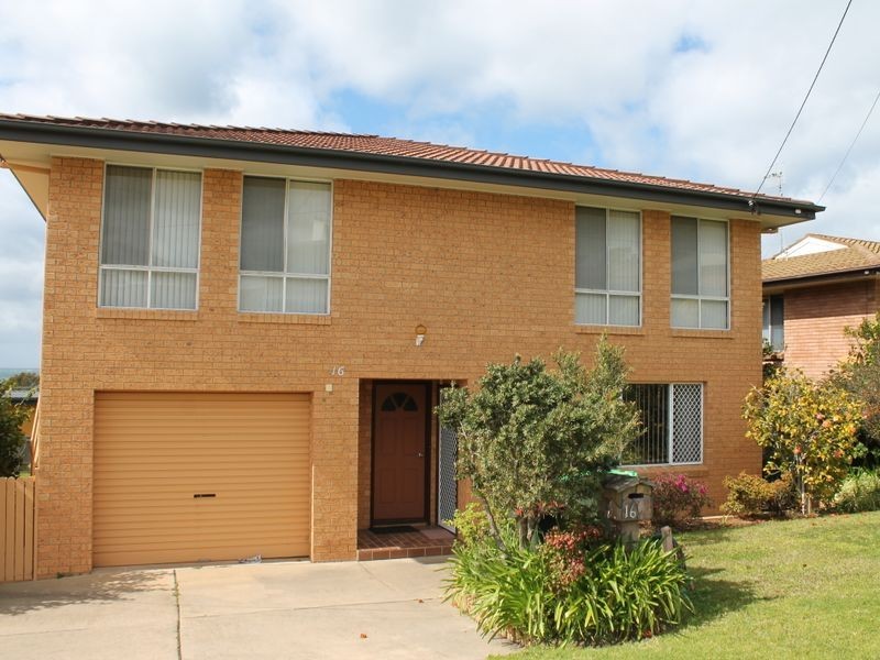 16 Moorong Cres, Malua Bay NSW 2536