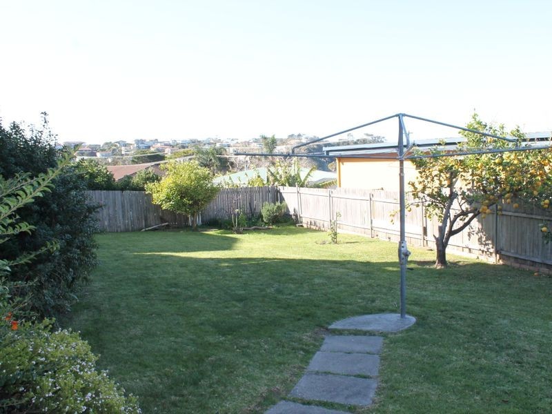 16 Moorong Cres, Malua Bay NSW 2536