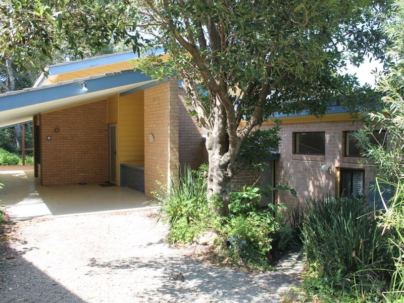 8 Illabunda Drive, Malua Bay NSW 2536
