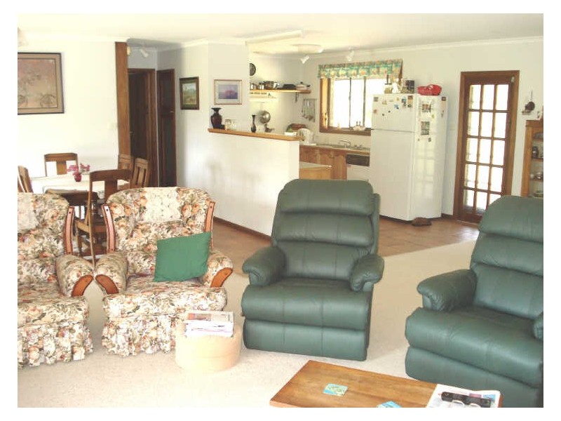 Highway Fr Princes Highway (JEREMADRA), Mogo NSW 2536