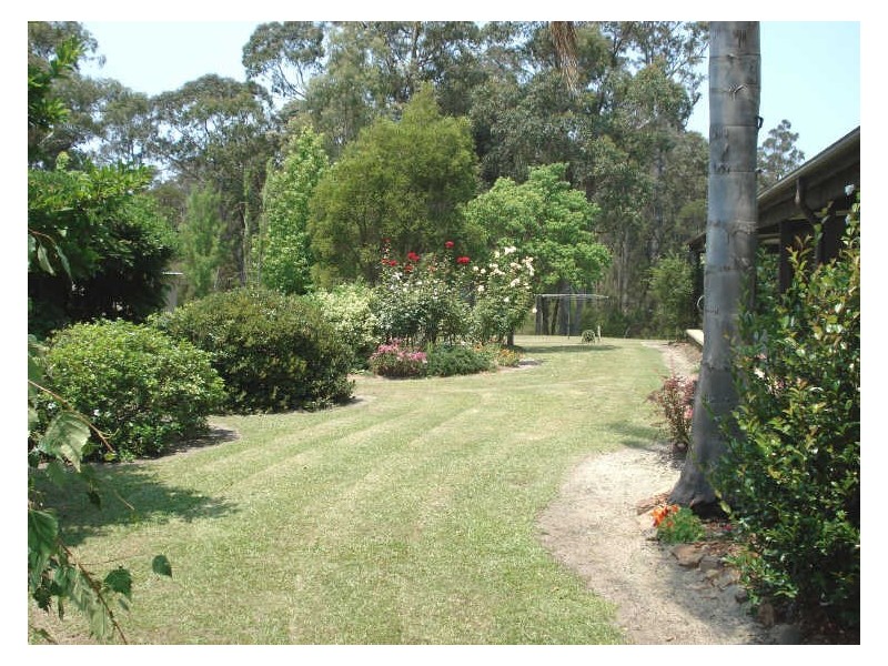 Highway Fr Princes Highway (JEREMADRA), Mogo NSW 2536