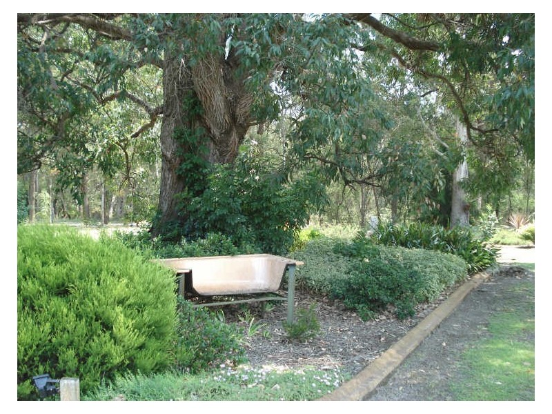 Highway Fr Princes Highway (JEREMADRA), Mogo NSW 2536