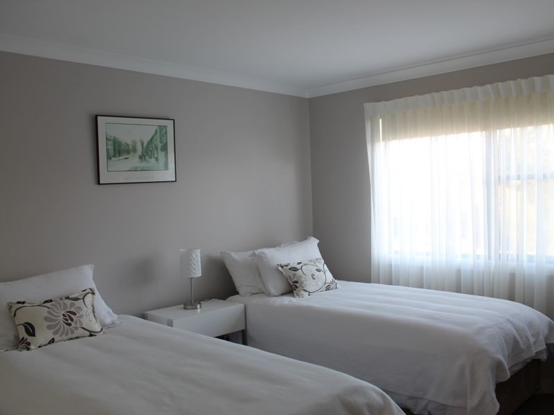 18 Waroo Cres, Malua Bay NSW 2536