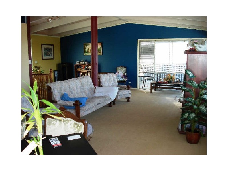 19 Forest Parade, Tomakin NSW 2537