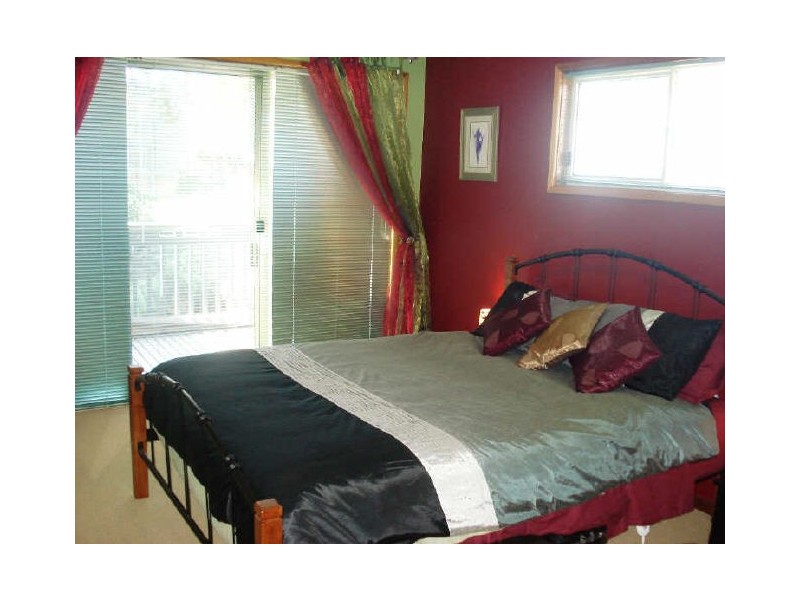 19 Forest Parade, Tomakin NSW 2537