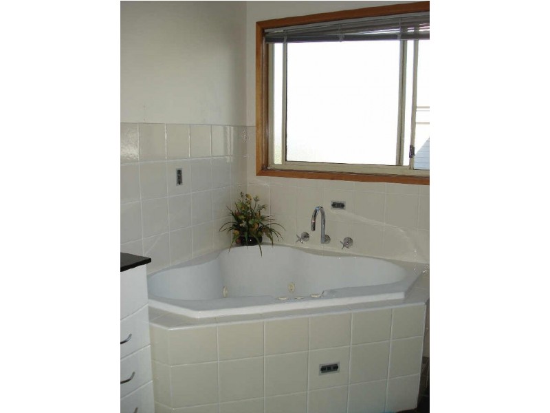 19 Forest Parade, Tomakin NSW 2537