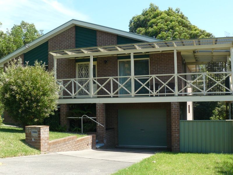 11 Waroo Crescent, Malua Bay NSW 2536