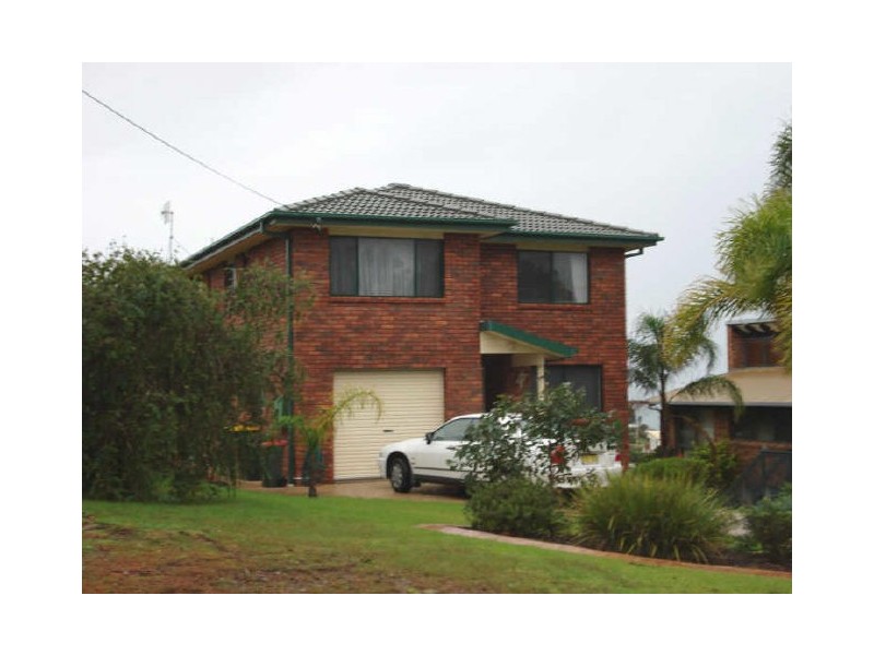 4 Nioka Avenue, Malua Bay NSW 2536
