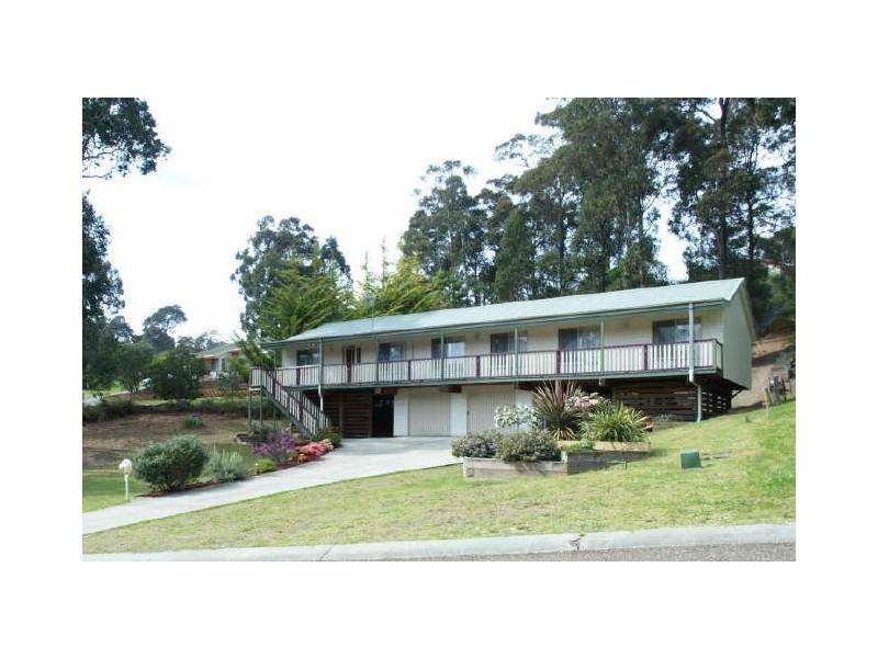 4 Otama Close, Lilli Pilli NSW 2536