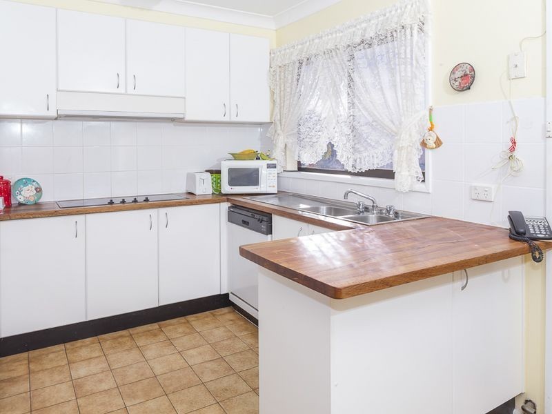 1/4 Eric Fenning Drive, Surf Beach NSW 2536