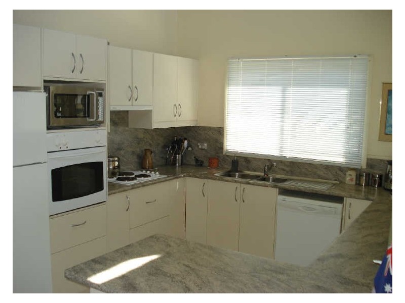 121 Ainslie Parade, Tomakin NSW 2537