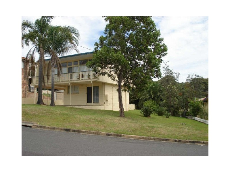 5 Waroo Crescent, Malua Bay NSW 2536