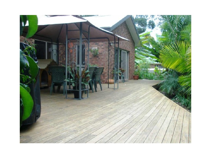 5 Burri Palm Way, Surfside NSW 2536