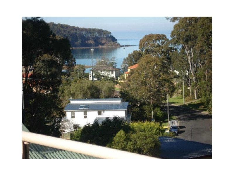11 Hawks Nest Place, Surfside NSW 2536