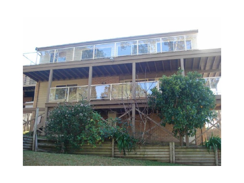 11 Hawks Nest Place, Surfside NSW 2536