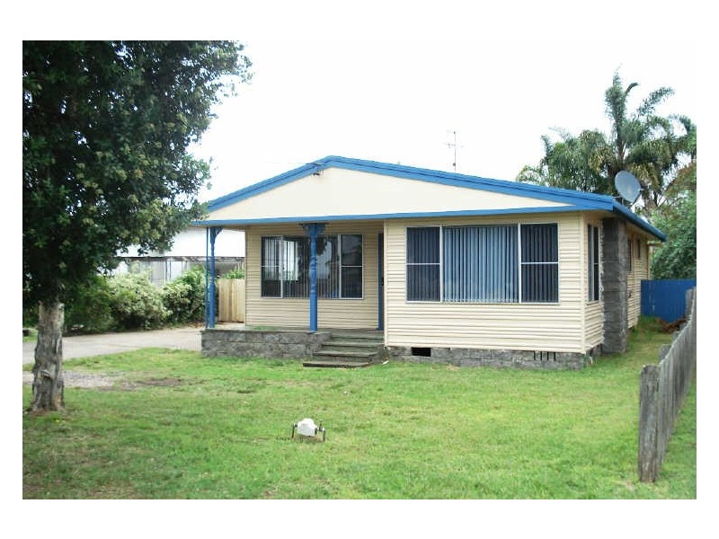 104 Beach Road, Batemans Bay NSW 2536