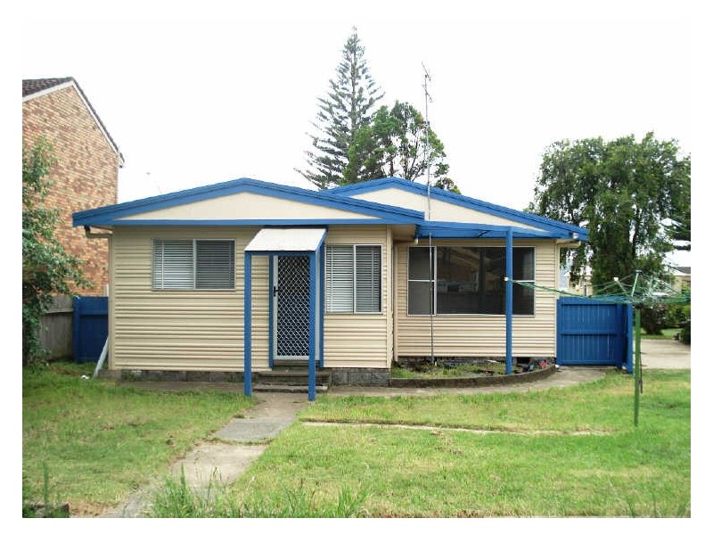 104 Beach Road, Batemans Bay NSW 2536