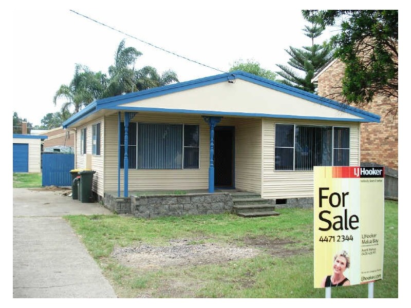 104 Beach Road, Batemans Bay NSW 2536