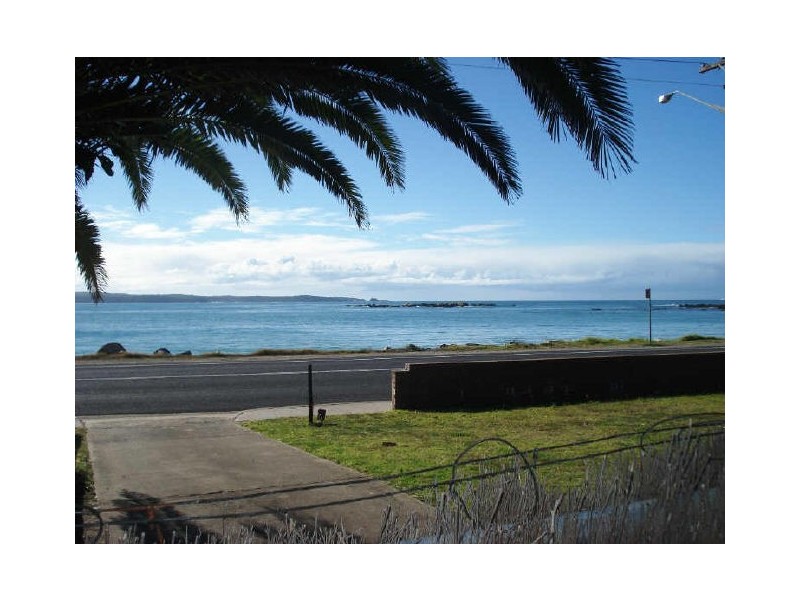 390-392 Beach Road, Batehaven NSW 2536