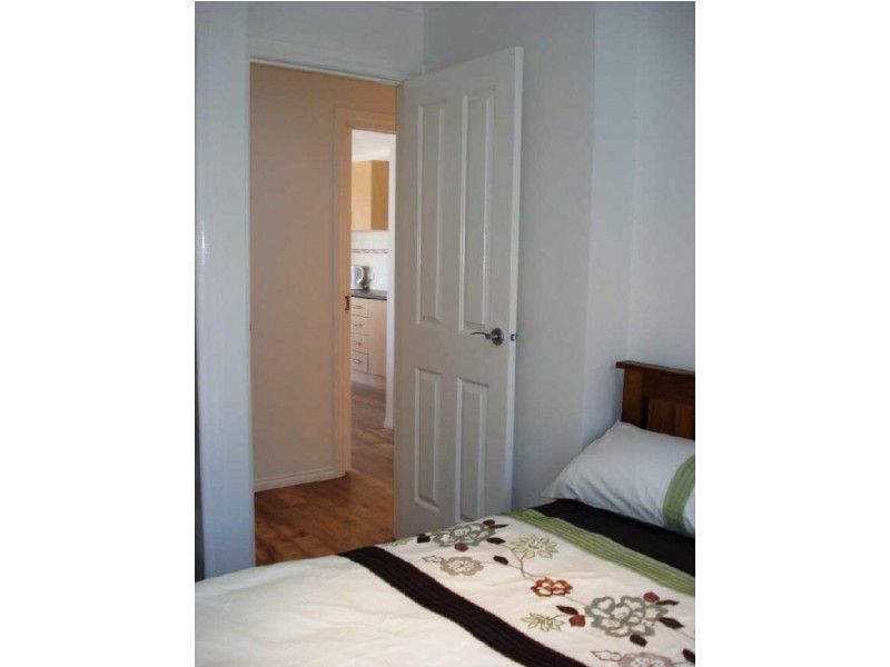 414 Beach Road ‘Caseys Beach Cabins’, Batehaven NSW 2536