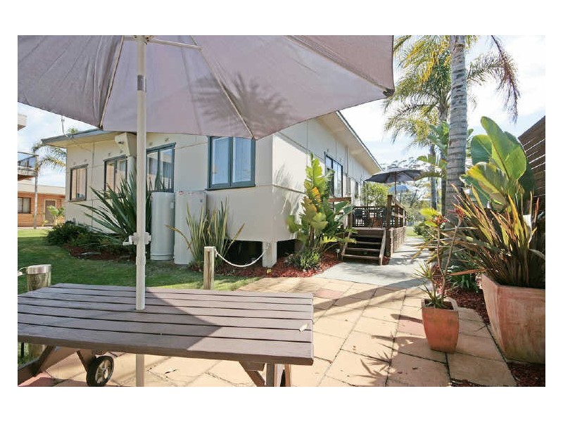 6 Clarke Street, Broulee NSW 2537