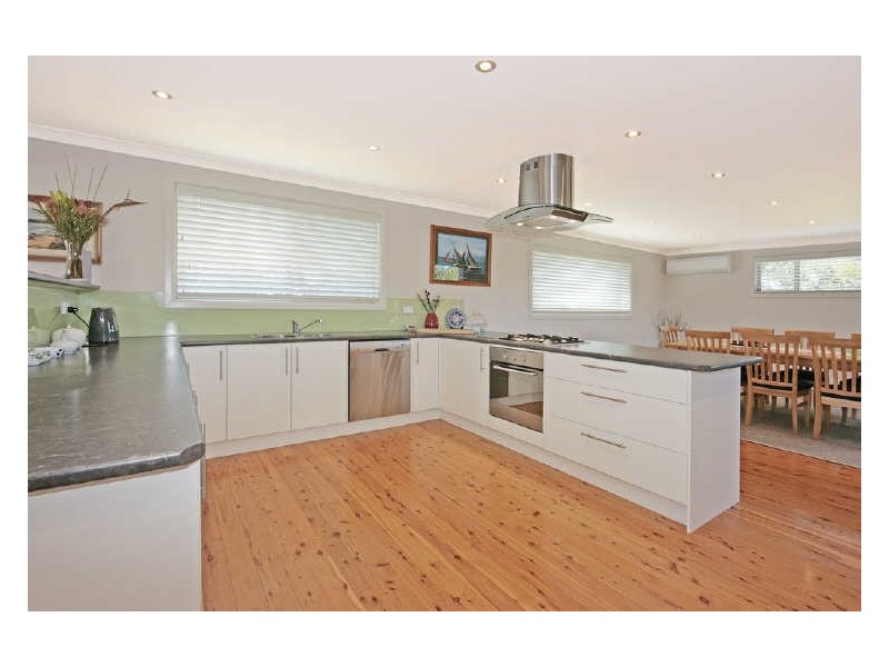 8 Clarke Street, Broulee NSW 2537
