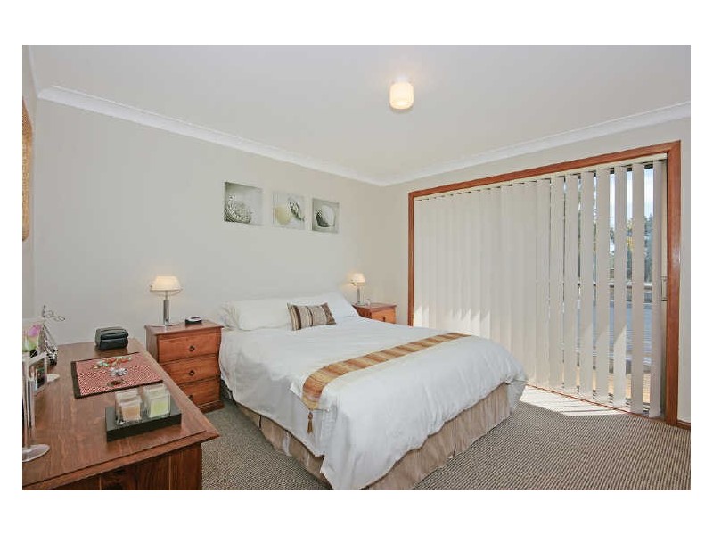 8 Clarke Street, Broulee NSW 2537