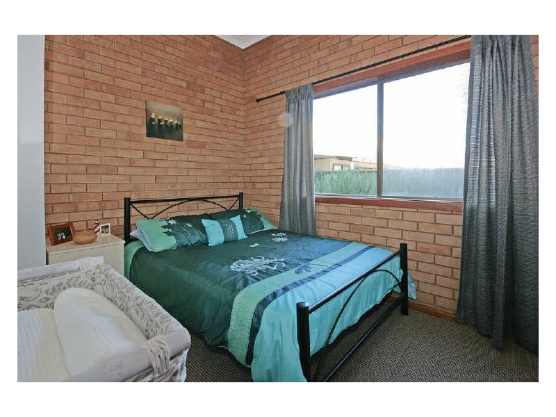 8 Clarke Street, Broulee NSW 2537