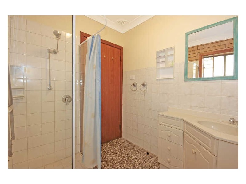 8 Clarke Street, Broulee NSW 2537
