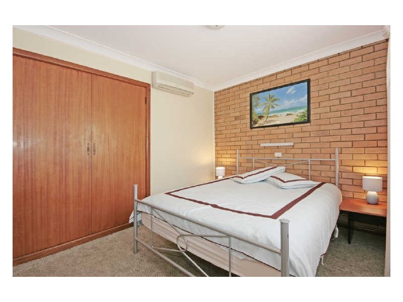 8 Clarke Street, Broulee NSW 2537