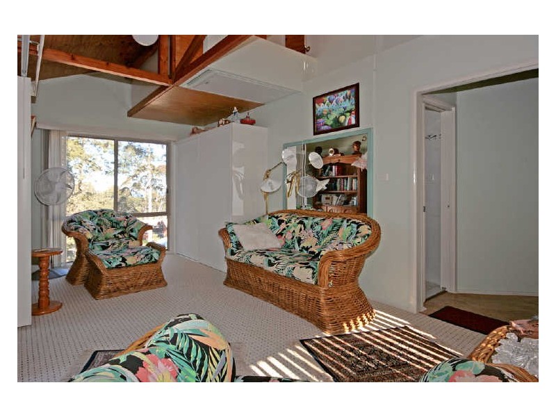 13 Barlings Drive, Tomakin NSW 2537