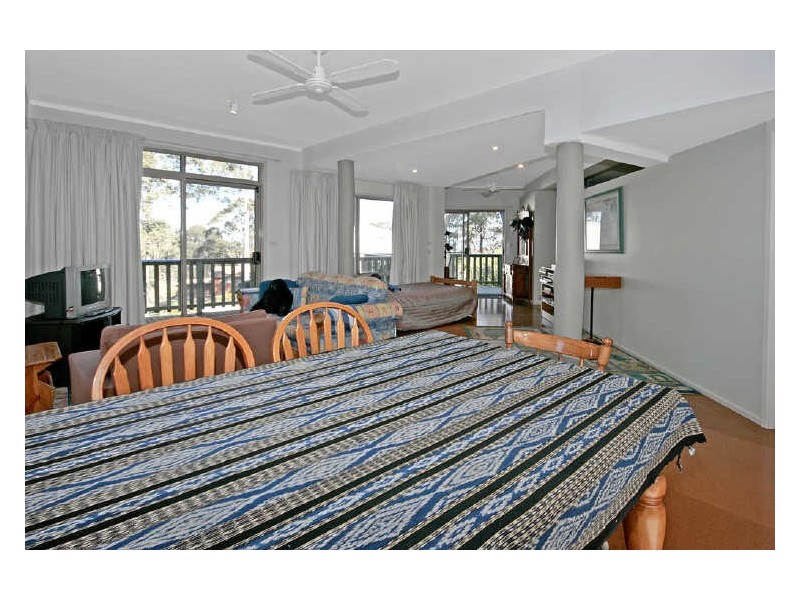 13 Barlings Drive, Tomakin NSW 2537