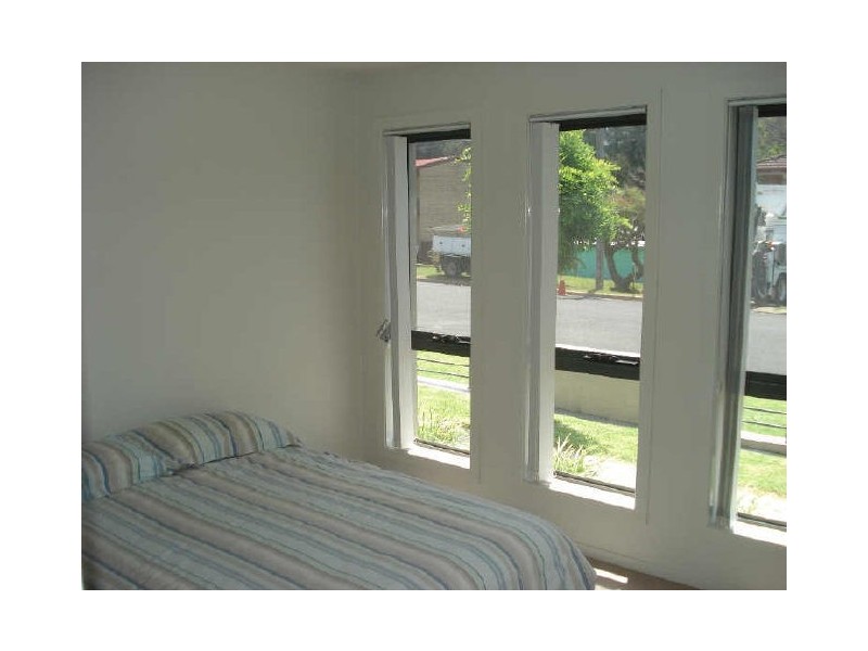 1/2 Moorong Cres, Malua Bay NSW 2536