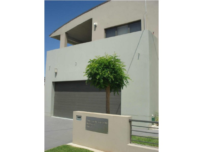 1/2 Moorong Cres, Malua Bay NSW 2536