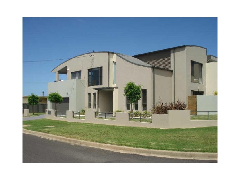 1/2 Moorong Cres, Malua Bay NSW 2536