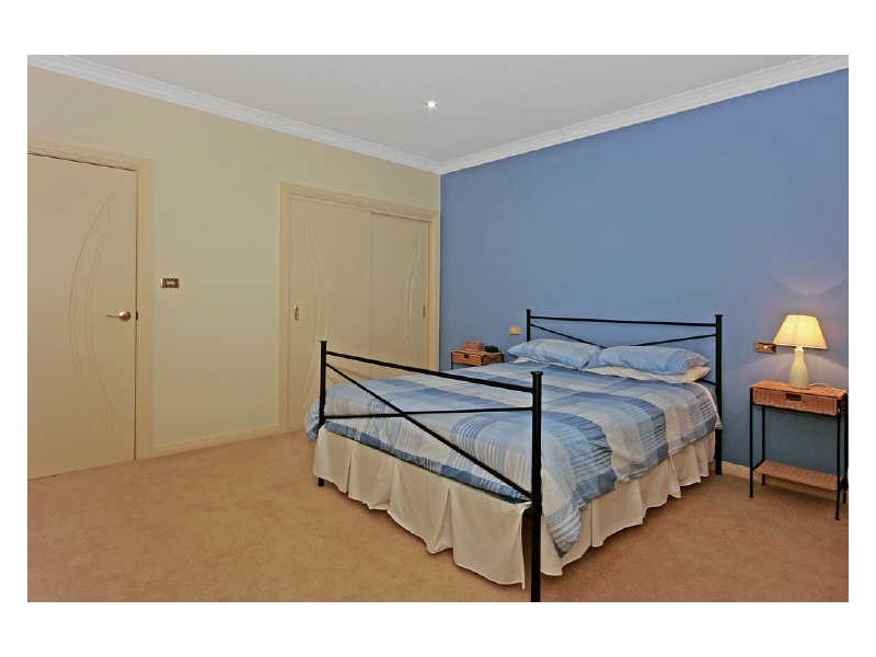 1 Bellbird Drive, Malua Bay NSW 2536