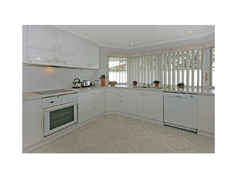 17 Zanthus Drive, Broulee NSW 2537