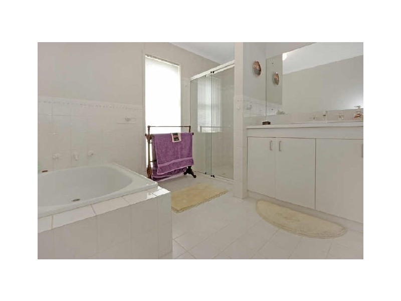 17 Zanthus Drive, Broulee NSW 2537