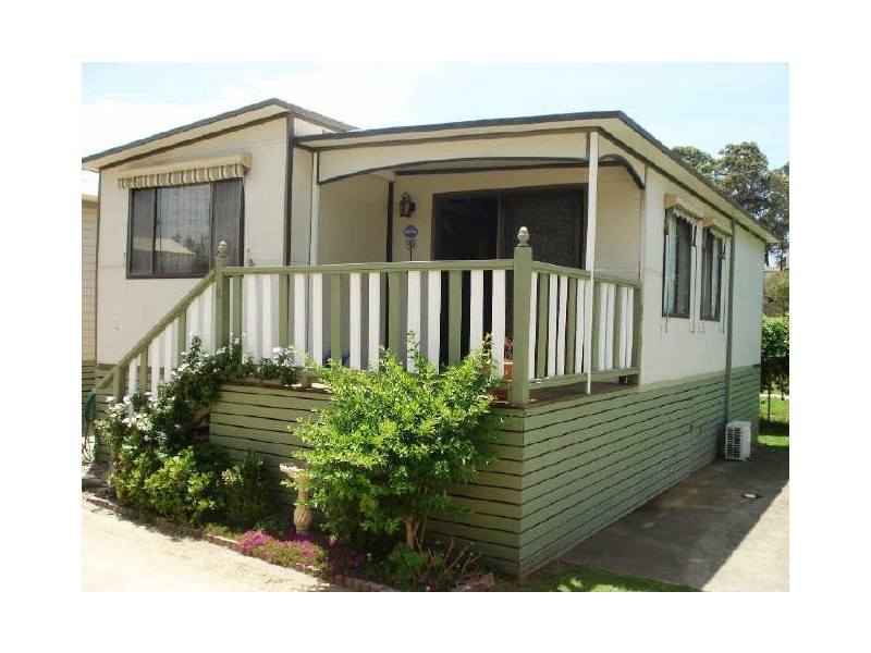 Cabin 6 Caseys Beach Holiday Park, Batehaven NSW 2536