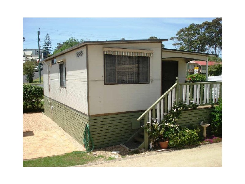 Cabin 6 Caseys Beach Holiday Park, Batehaven NSW 2536
