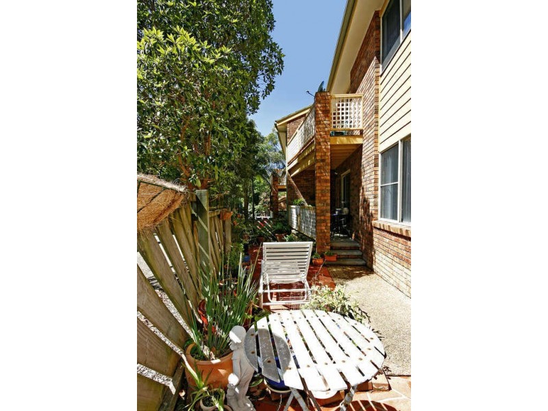 1/4 Lisa Place, Sunshine Bay NSW 2536