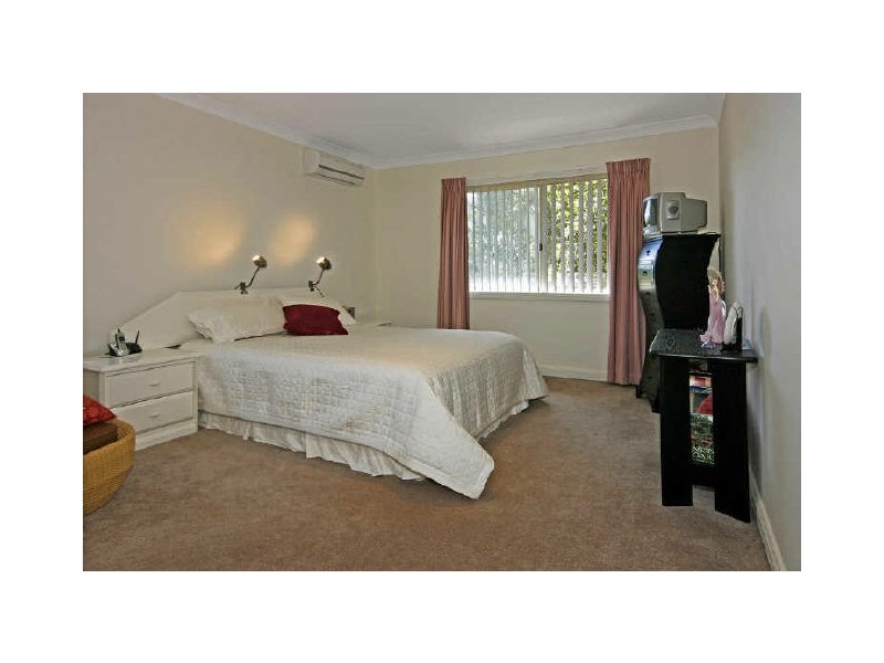 1/4 Lisa Place, Sunshine Bay NSW 2536