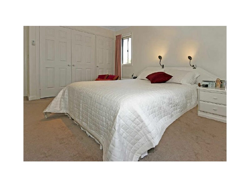 1/4 Lisa Place, Sunshine Bay NSW 2536