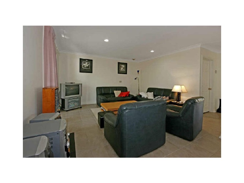 1/4 Lisa Place, Sunshine Bay NSW 2536