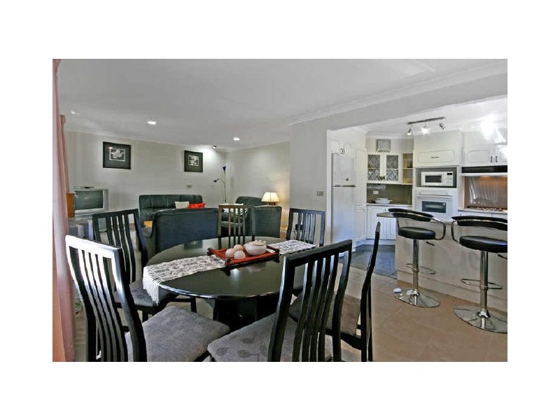 1/4 Lisa Place, Sunshine Bay NSW 2536