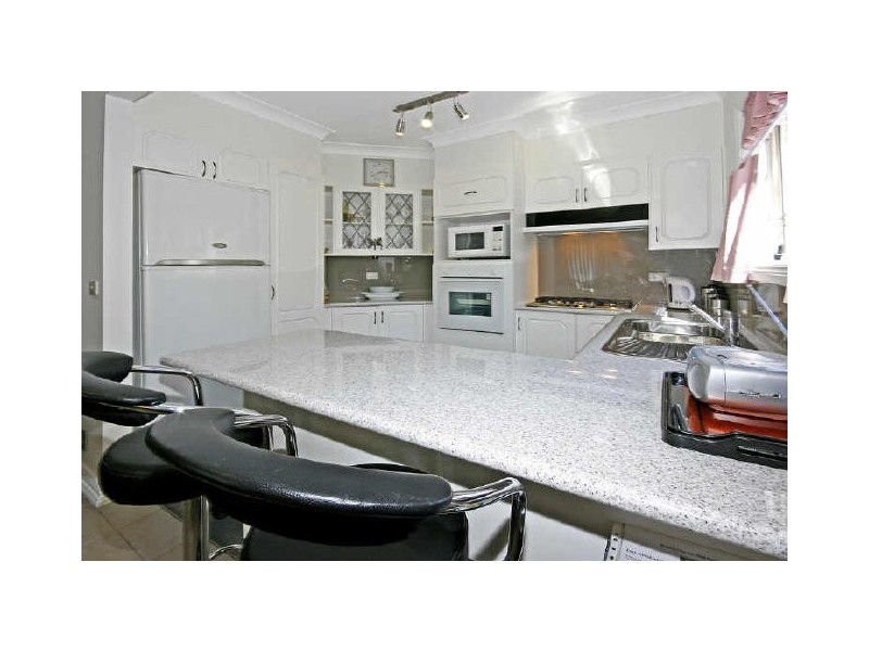 1/4 Lisa Place, Sunshine Bay NSW 2536