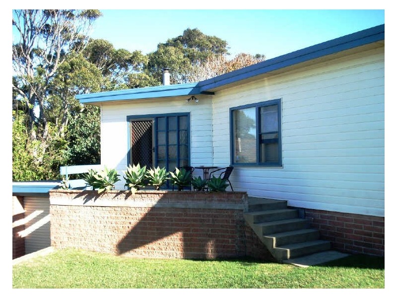 1 Nioka Avenue, Malua Bay NSW 2536